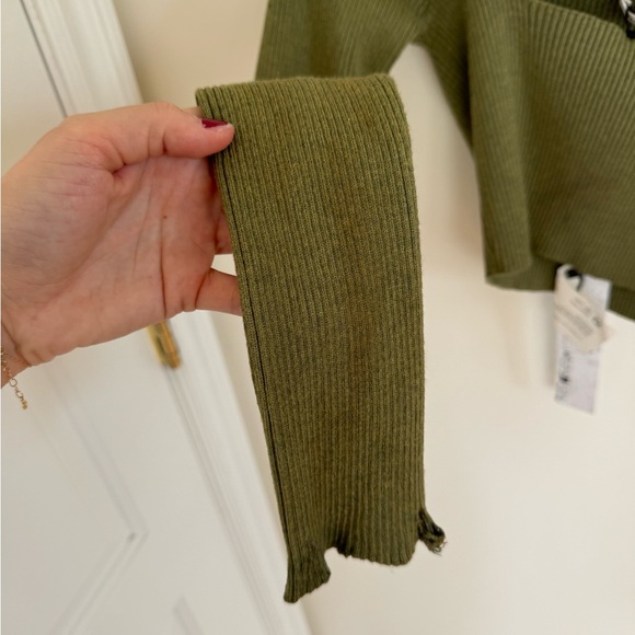 There Was One Knit Cropped Top Green Long Sleeve - Picture 5 of 11